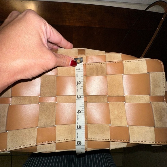 Michael Kors Suede Leather Vivian Hobo Bag - Elegant Woven Design - Picture 8 of 16